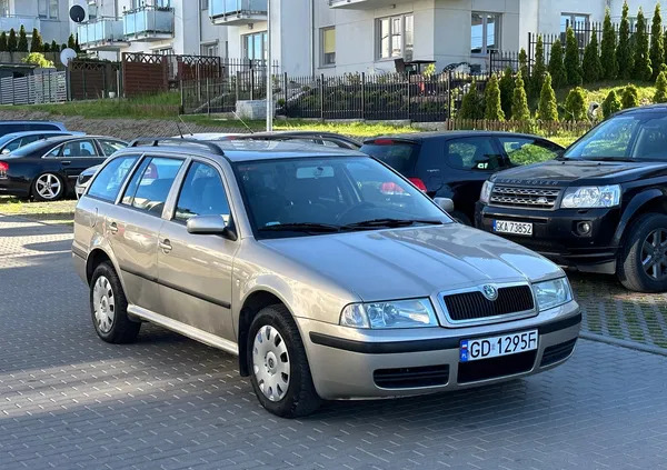 samochody osobowe Skoda Octavia cena 8900 przebieg: 225094, rok produkcji 2005 z Poddębice